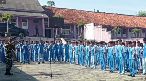 RATUSAN SISWA- SISWI SMK MAKARYA RANCABUNGUR IKUTI LATIHAN BELA NEGARA