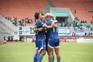 MAUNG BANDUNG GAGAL NAIK KE PUNCAK KLASEMEN