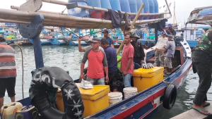 CUACA MULAI NORMAL, NELAYAN KEMBALI MELAUT