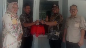 CEGAH STUNTING, DESA CIMANDALA OPTIMALKAN BANGUN POS YANDU