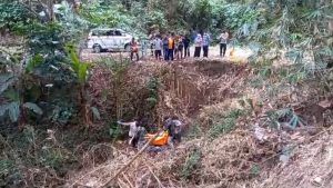 MAYAT TANPA IDENTITAS DI TEMUKAN WARGA CISOLOK