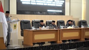 DILARANG BERKAMPANYE DAN IKUT BEPOLITIK
