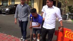 BAWA PISTOL, PELAKU CURANMOR  DICIDUK POLISI SAAT DIKEJAR KORBAN DAN WARGA