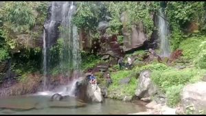 CURUG PUTRI PELANGI DI KAKI GUNUNG SALAK