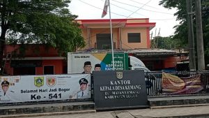 DEMI TINGKATKAN PELAYANAN, KADES KEMANG BANGUN KANTOR DESA PAKAI DANA TALANGAN 