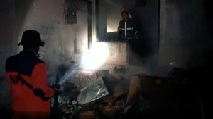DIDUGA KORSLETING LISTRIK, SATU RUMAH HANGUS TERBAKAR