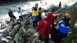 EDUKASI DAN DISPILIN PENGELOLAAN SAMPAH PLASTIK KUNCI UTAMA