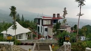 KEBANGKITAN PENGUSAHA RESORT 