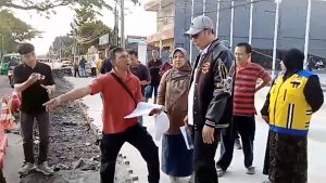 PEMKOT SUKABUMI TINJAU TENGERJAAN TROTOAR GEDUNG JUANG