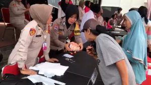 POLRES SUKABUMI KOTA GELAR BAZAR AYAM POTONG MURAH