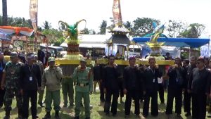 RATUSAN WARGA ANTUSIAS RAMAIKAN KEGIATAN HARI NELAYAN KE-57