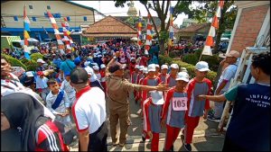 2 RIBU PESERTA GERAK JALAN PENUHI KANTOR KECAMATAN