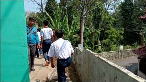 EMPAT SISWA TARUHAN PEGANG KABEL LISTRIK, SATU SISWA JADI KORBAN