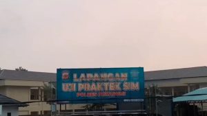 KAPOLRES SUKABUMI COBA LINTASAN UJI SIM BARU