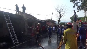 Kebakaran Bengkel Hanguskan 3 Unit Motor di Palabuhanratu