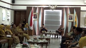PEMKOT SUKABUMI MELEPAS LANGSUNG PENSIUNAN DI BALAIKOTA
