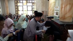 Ratusan Anak Yatim Mendapatkan Santunan