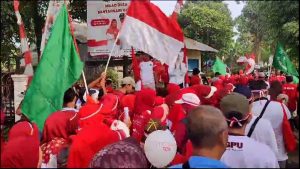 RIBUAN WARGA DESA BANTARSARI TUMPAH RUAH KE JALAN IKUT JALAN SEHAT 