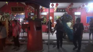 WARGA TIONGHOA DI CILAKU GELAR IBADAH DI VIHARA