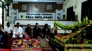 TUMPENG HIASI TASYAKURAN MALAM KEMERDEKAAN