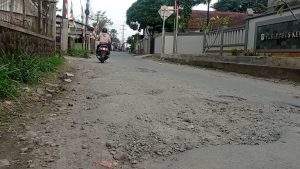 WARGA PERTANYAKAN RENCANA JALAN KEMANG- RANCABUNGUR YANG AKAN DIBANGUN 