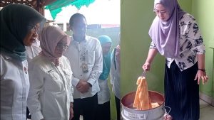 KEMENKO PKM KUNJUNGI TIGA DESA DI KEMANG