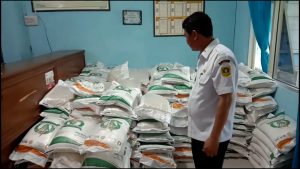 PEMDES BABAKAN SALURKAN BANTUAN PANGAN HARI INI