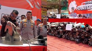 SATLANTAS POLRESTA BOGOR KOTA MUSNAHKAN RIBUAN KNALPOT BRONG HASIL SITAAN