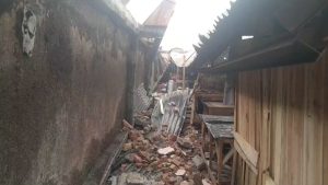ATAP BETON ROBOH TIMPA AWNING PEDAGANG