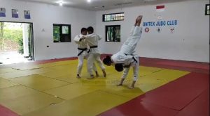 PEMANTAPAN ATLET JUDO KATA JABAR DIGOJLOK  DI UNITEX