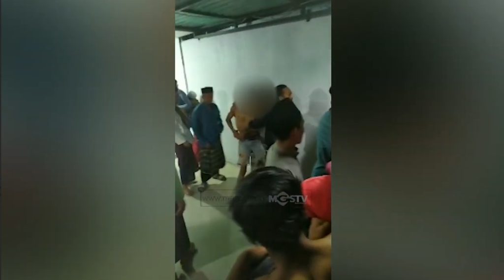 MALING MOTOR DI MASJID NYARIS TEWAS DI KROMAS