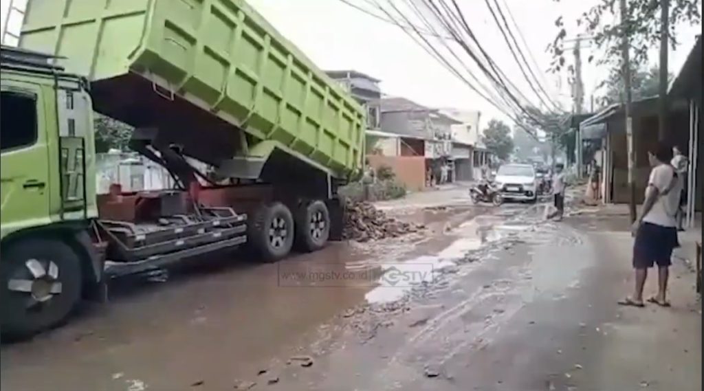 SEMPAT GAGAL LELANG PEMBANGUNAN JALAN RAYA CIKEAS SEGERA DI BANGUN