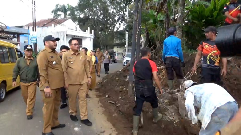 Pj Walikota Sukabumi Pastikan Tidak Ada Korban Jiwa dalam peristiwa banjir  kecamatan gunung puyuh