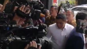 Aksi Mayor Teddy Kawal Prabowo Subianto Saat Bertemu dengan Surya Paloh di NasDem Tower