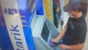 Pengusaha di Cikeas Jadi Korban Ganjel ATM di Sebuah MiniMarket