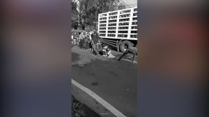 Seorang Pengendara Sepeda Motor Meninggal Dunia Terlindas Truck di Jalan Raya Cicurug Sukabumi