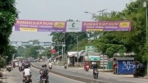 Warga Resah, Bilboard Raksasa Belum Miliki Izin Bahayakan Pengguna Jalan Kemanang – Parung