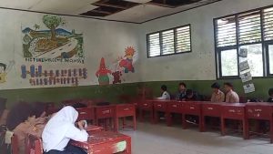 Atap Ruang Relas SDN Cilimus Ambruk, KMB Numpang di Sekolah Lain