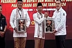 Ribuan Massa Pendikung Iringi Pendaftaran Paslon Rudy – Jaro Ke Kpu