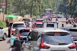 118 Ribu Kendaraan Kepung Jalur Puncak Bogor