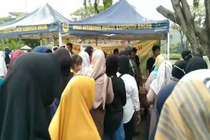 EMAK EMAK SERBU PASAR MURAH DI CILEUNGSI