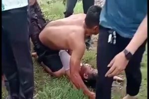 SISWA MADRASAH IBTIDAIYAH TENGGELAM SAAT KEGIATAN PRAMUKA