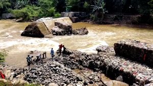 BENDUNGAN CIBONGAS KEMBALI JEBOL KABUPATEN BOGOR