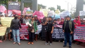 KONFLIK AGRARIA RATUSAN PETANI PENGGARAP DEMO KANTOR PEMKAB BOGOR