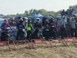 Gress Trek Meriahkan Hari Nelayan Ujunggenteng