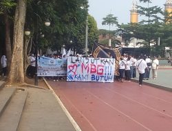 Ribuan Warga Sukabumi Gelar Aksi Damai, Minta Program MBG Dilanjutkan