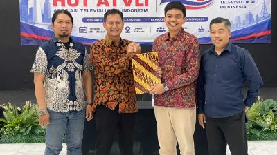 Direktur Bandung TV, Alit Suwirya (ketiga dari kiri) terpilih secara aklamasi mejadi Ketua Umum ATVLI periode 2026-2023.