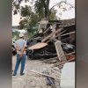 Truk Boks Tabrak Minibus dan Bengkel di Megamendung