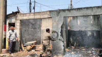Dua Bangunan di Rumija Cibungbulang Ditertibkan