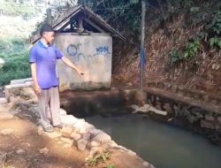 Air Kolam di Cibadung Mendadak Berubah Merah